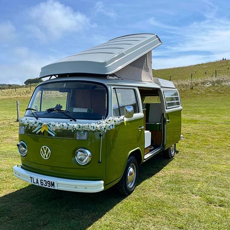 Olive has just returned from a wedding weekend celebration in Barnstaple 💚

Why not book one of our vans for your wedding day and whisk off the next day for a mini honeymoon as the new married couple 💍

Just think of all the great pictures you can 