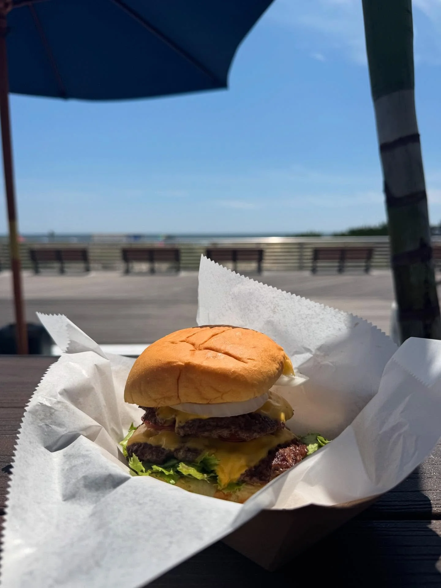 Boardwalk Smash. Double patty with lettuce, tomato &amp; onion 👌🏼