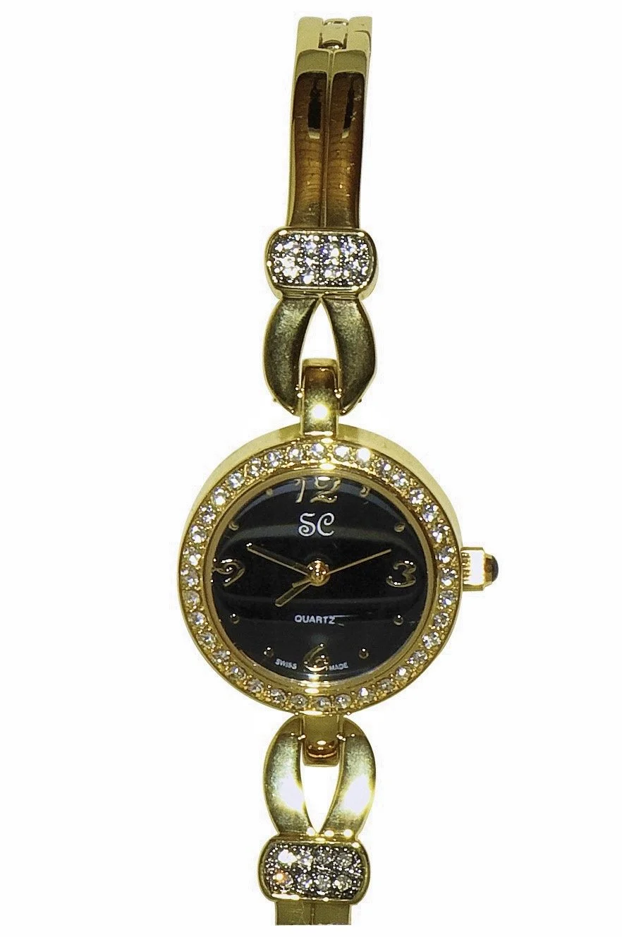 Montre Salomé Création SC12 photographiée en studio.