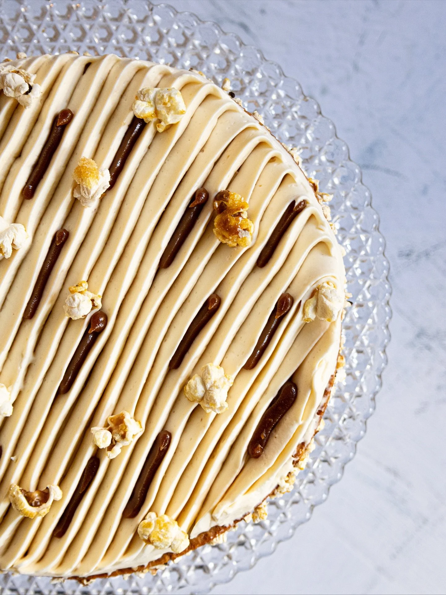🍿🍿Cette tarte popcorn est un vrai bonheur pour les papilles 🤤 Si vous n&rsquo;avez jamais go&ucirc;t&eacute; de dessert au popcorn, je vous conseille de tester cela le plus rapidement possible !! C&rsquo;est un vrai retour en enfance 🥰

#dessert 