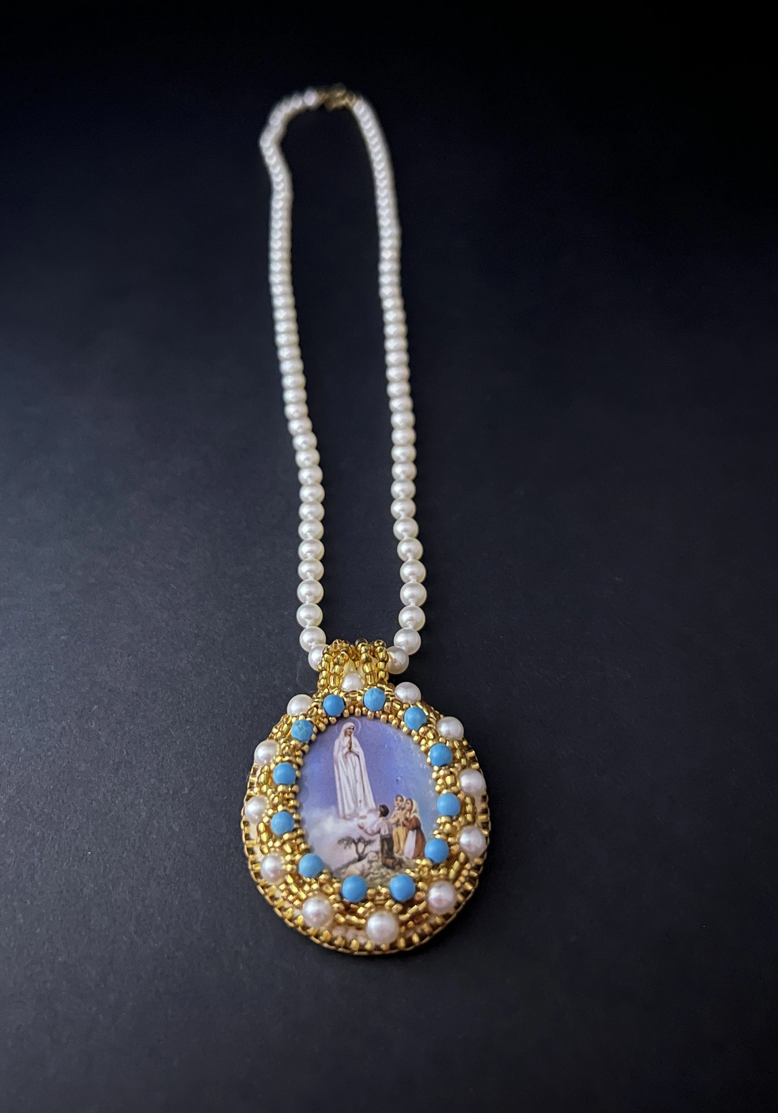 Our Lady of Fatima, Crowned in Pearls