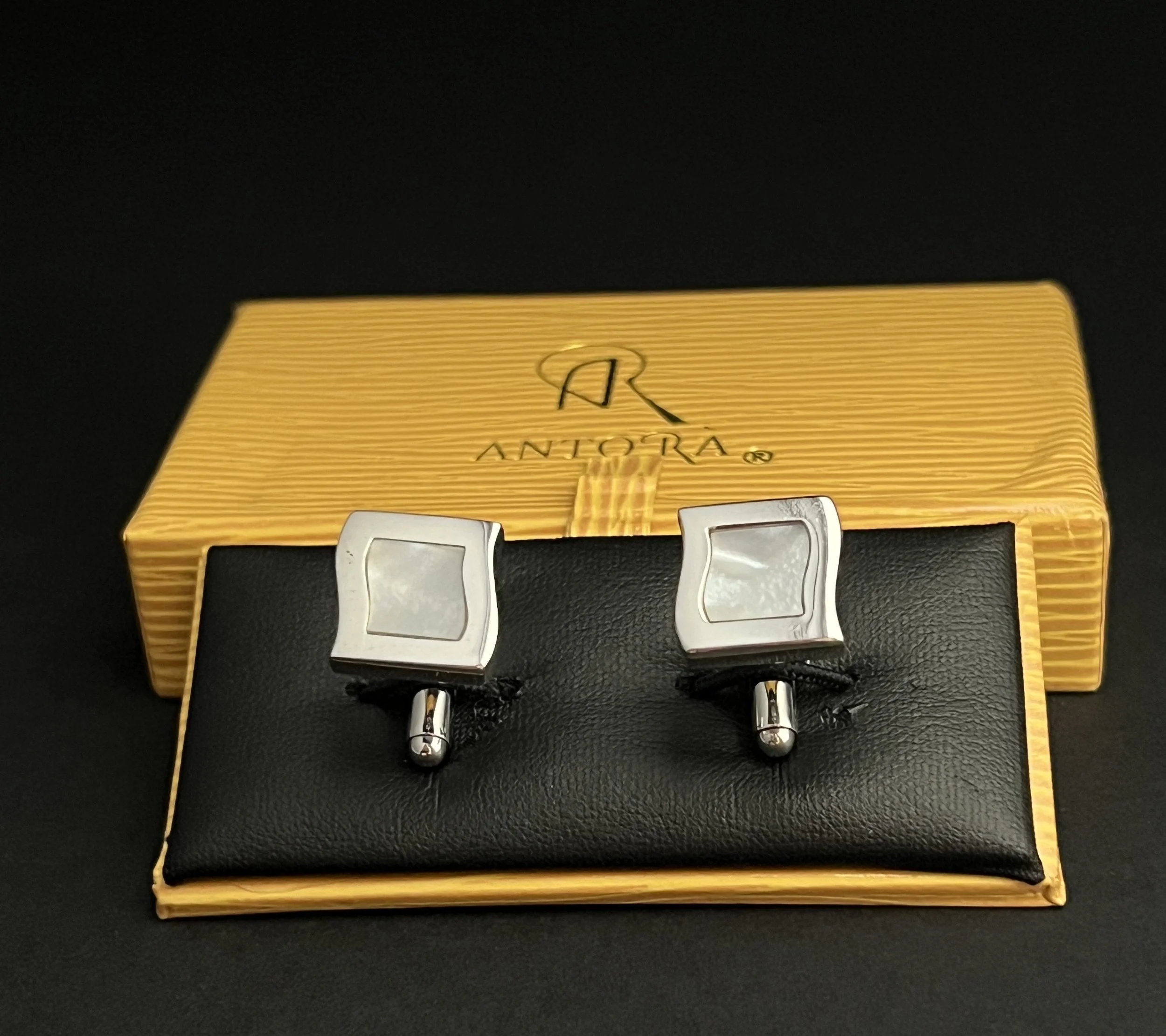 Bold in mother of pearl: Sterling Squares