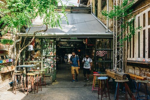 Budapest nightlife tour ruin bars Jewish Quarter