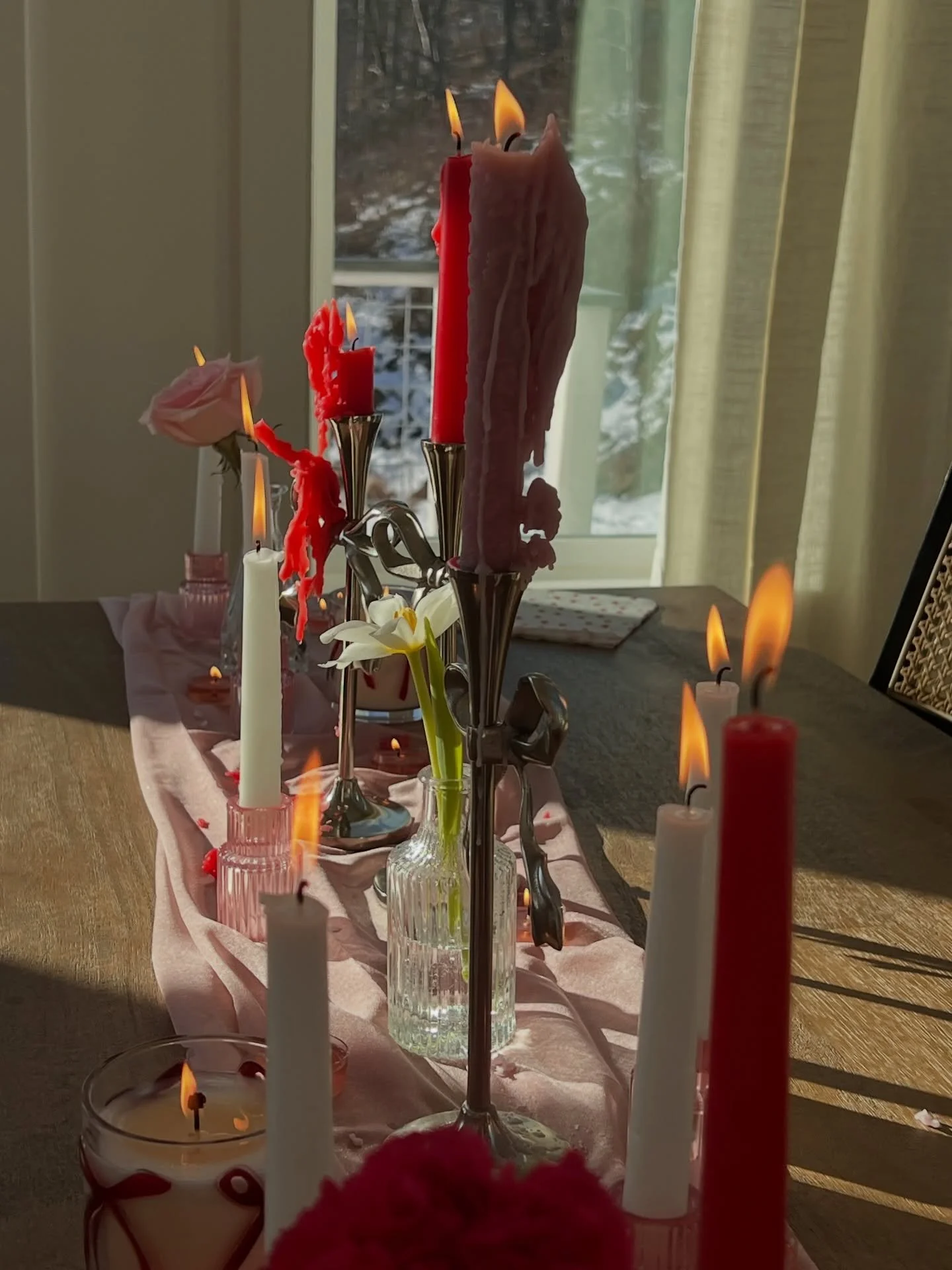 It&rsquo;s so good to remember how fun it is to be a girl! 🩷🌷🎀 Thank you for a sweet Galentine&rsquo;s party @valeriemastolier @aylaotto @beckyturk_realtor