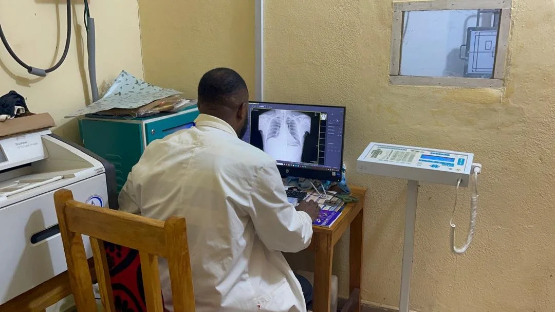 Doctor uses recently acquired X-Ray machine