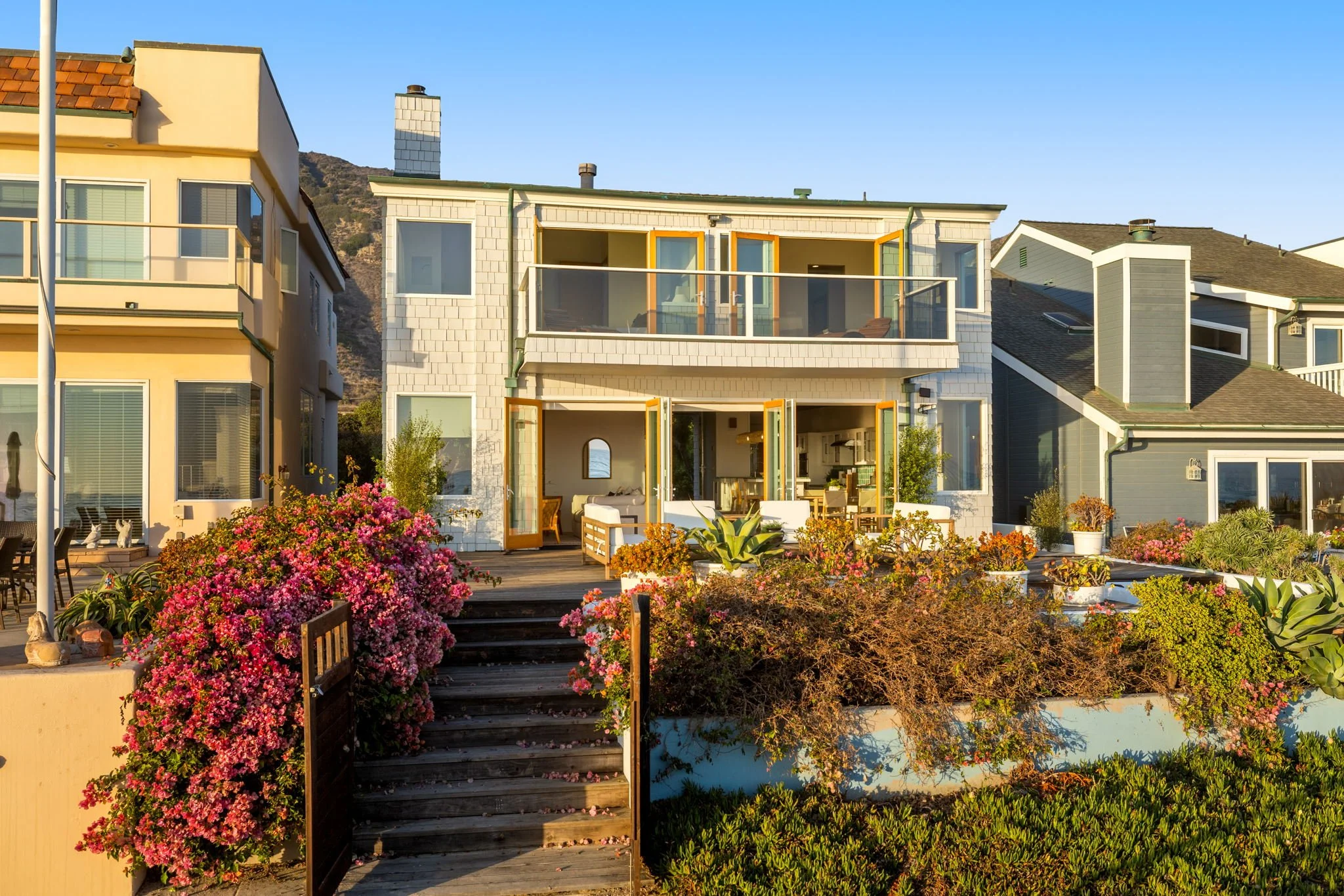 32-web-or-mls-UpmarketMedia-5356Rin-21.jpg
