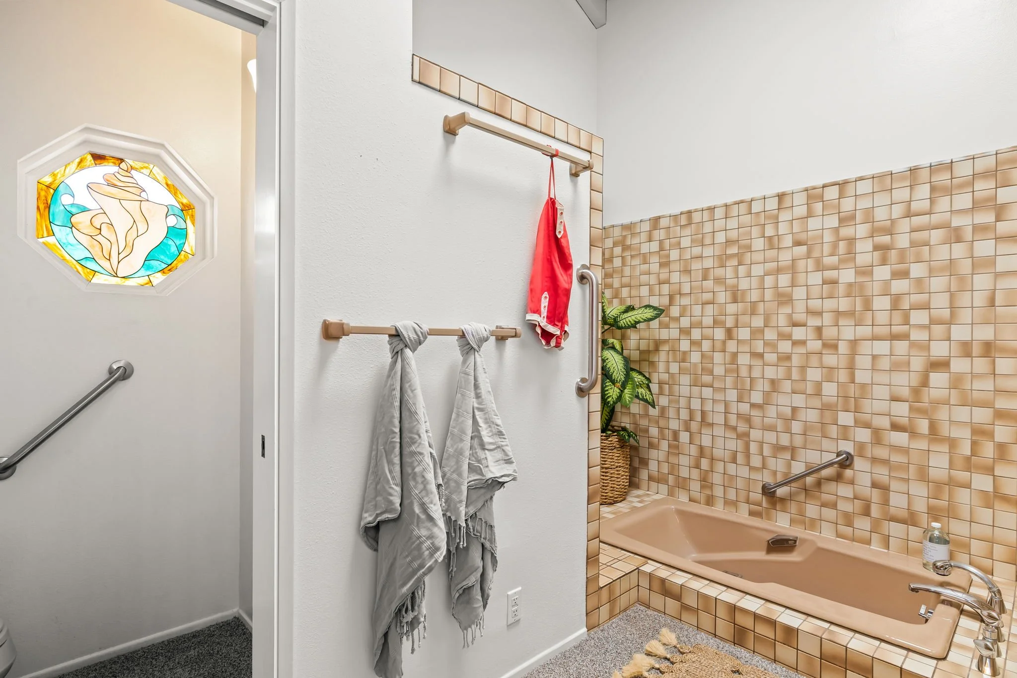 129-web-or-mls-Upmarketmedia_3476PCH-62.jpg
