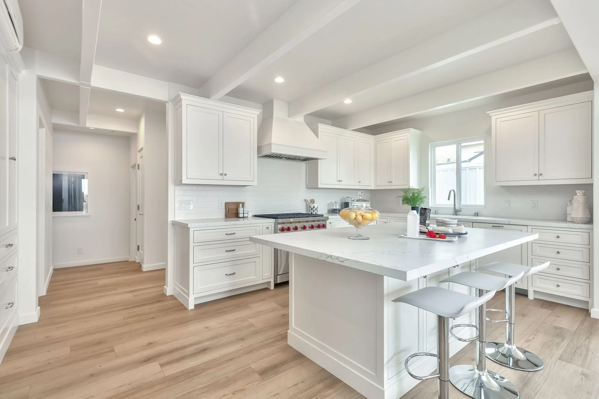 23-web-or-mls-UpmarketMedia_3988PCH-12.jpg