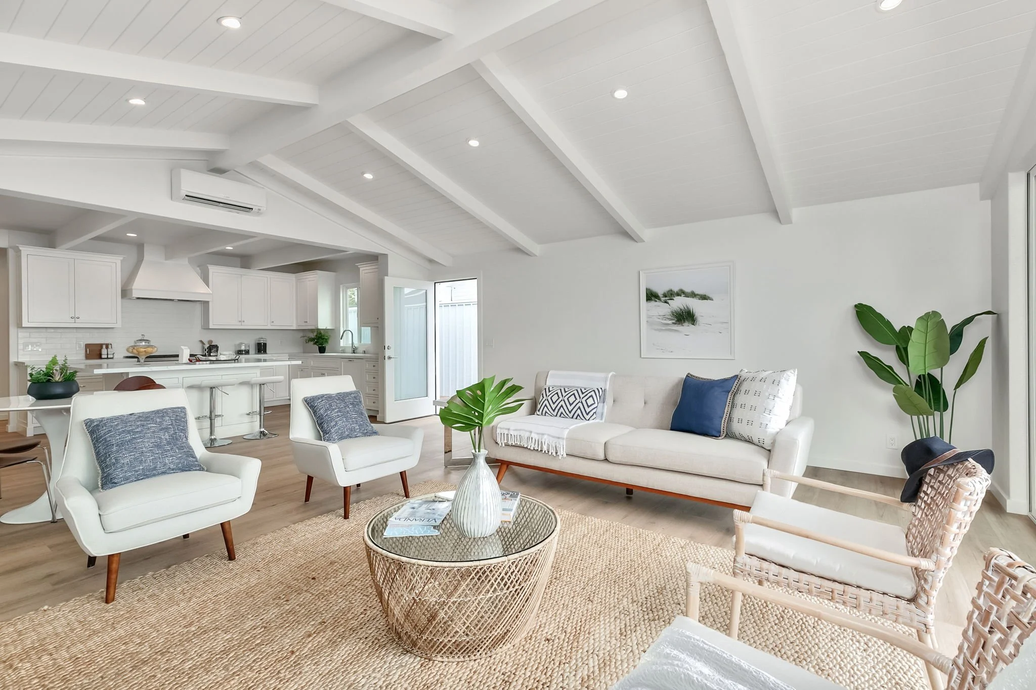 26-web-or-mls-UpmarketMedia_3988PCH-15.jpg