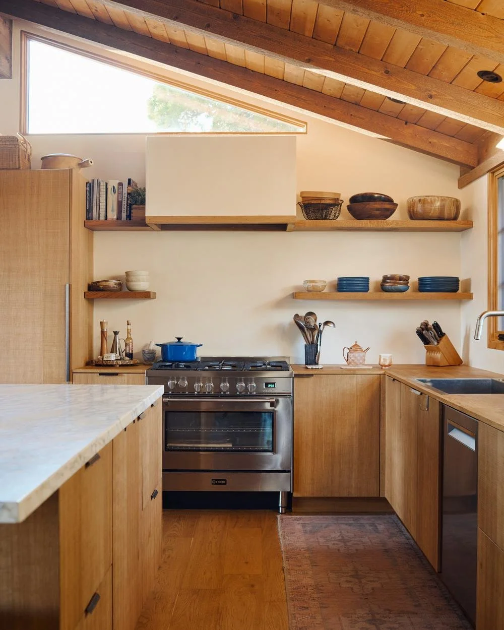 A little bit of rustic, a little bit of modern, and a lot of quirk...just how it's supposed to be. House inspiration by the home of @skobyjoe -  a talented ceramic artist out of San Diego. Art, ceramics, antiques, oh my!⁠
⁠
Photography @collinerie