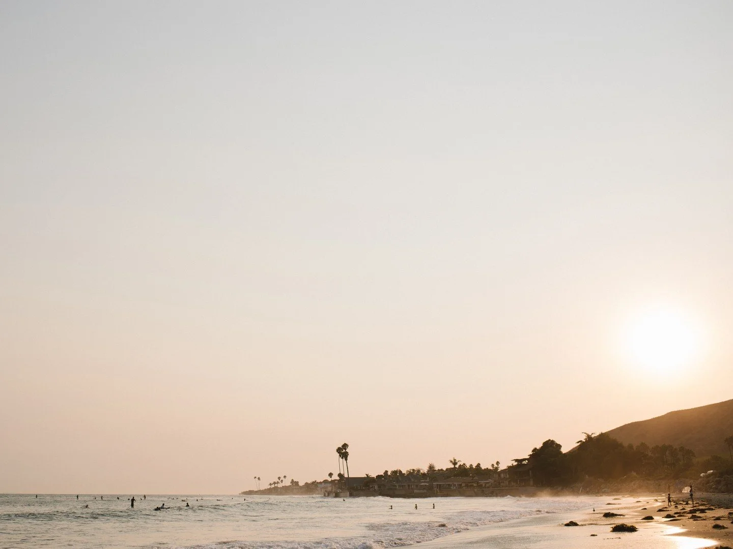 Oceanfront lease opportunity - ⁠
When a sweet little beach cabin turns into the perfect family beach getaway! ⁠ This beach house packs a lot of punch in a cozy little space. Oh, ya, and the ocean is at your fingertips! Minimum 30-day, open now throug