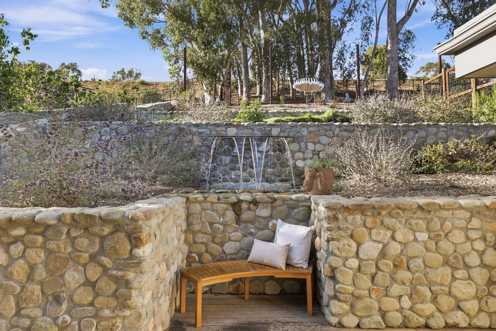 48-web-or-mls-UpmarketMedia-681Buena-119.jpg