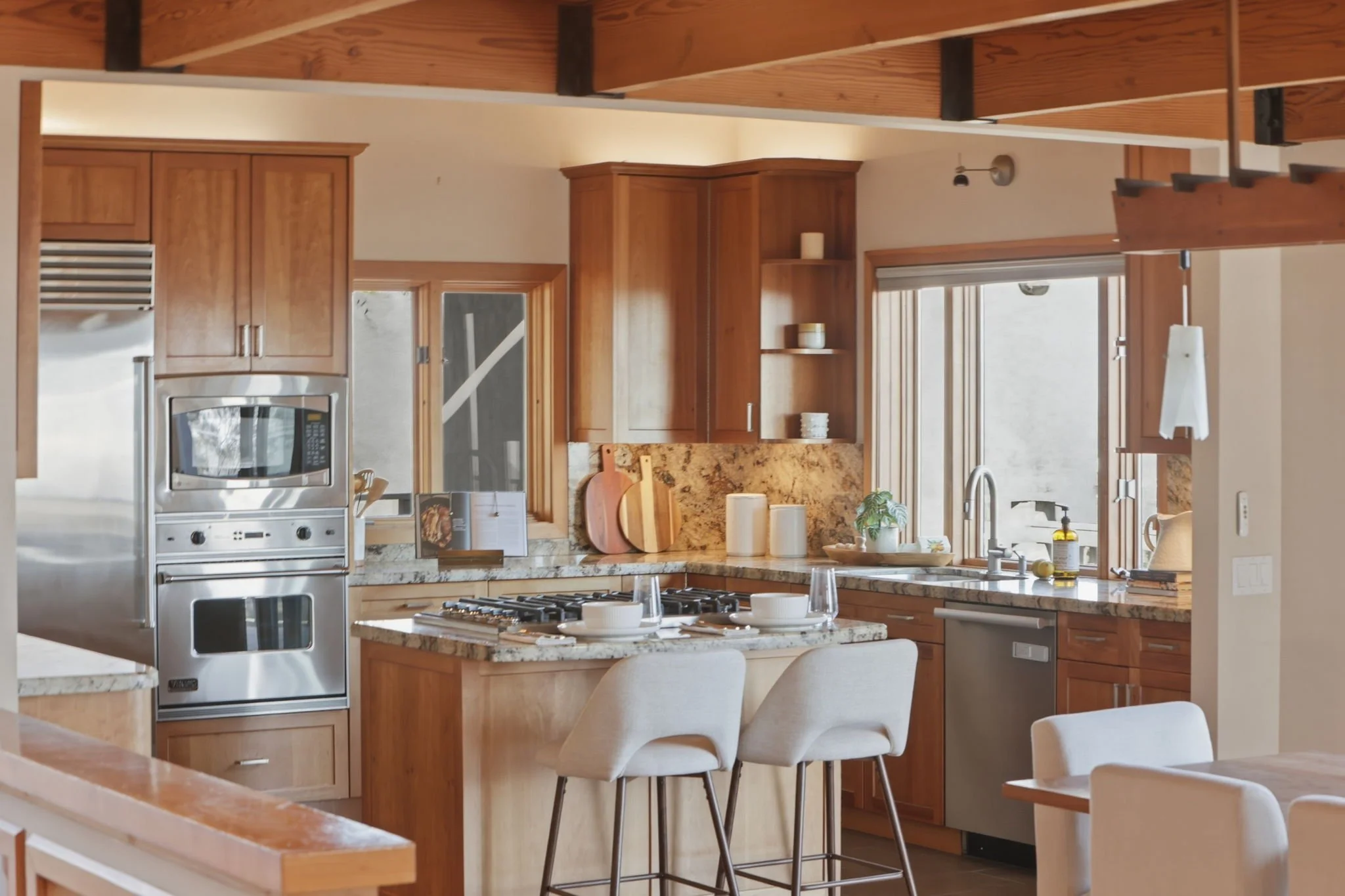 64-web-or-mls-UpmarketMedia-681Buena-159.jpg