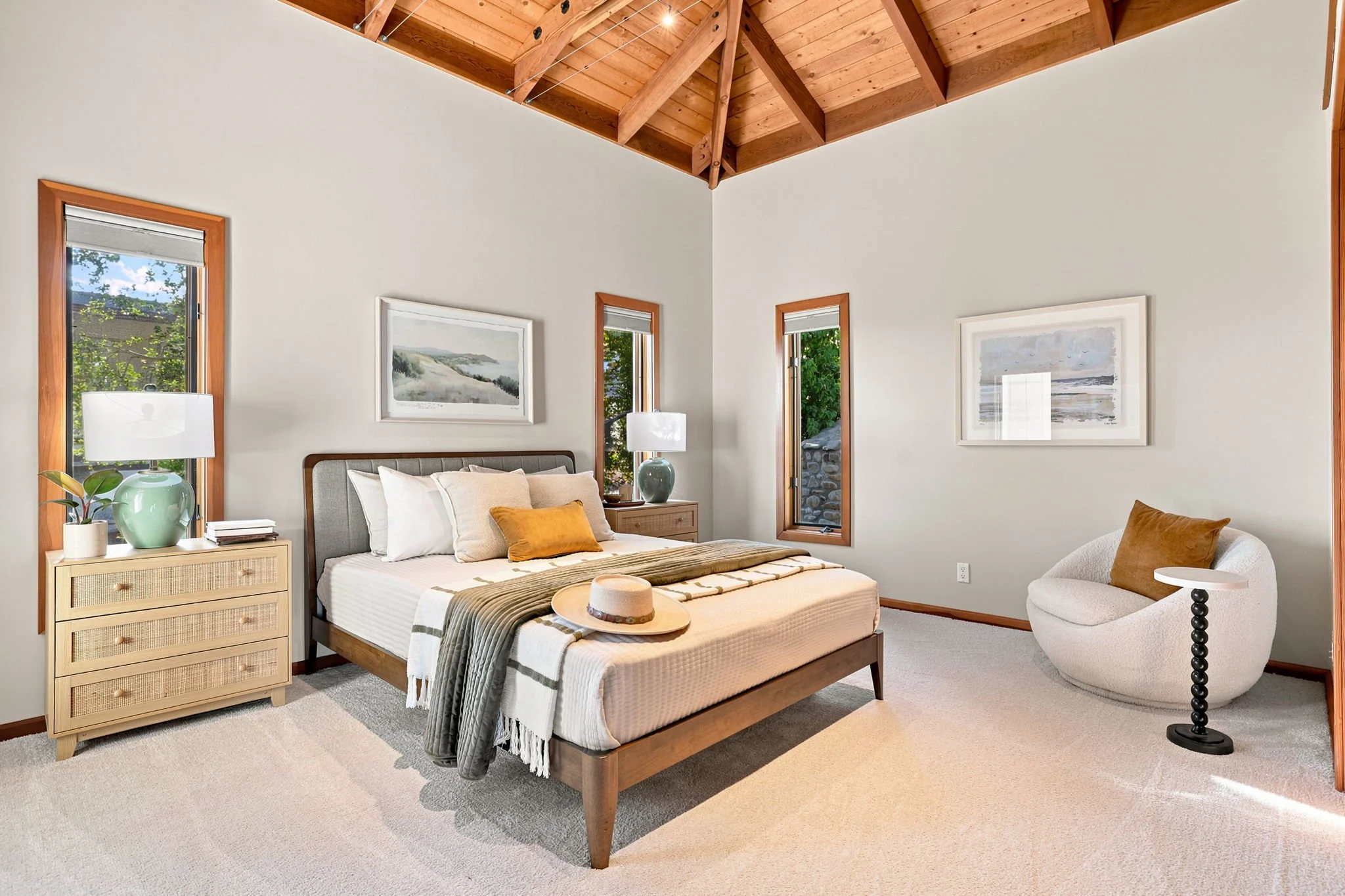 73-web-or-mls-UpmarketMedia-681Buena-168.jpg