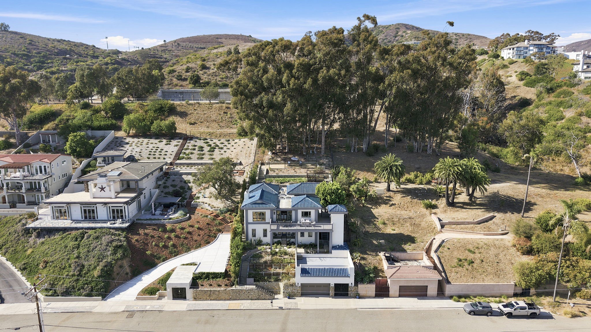 1-web-or-mls-UpmarketMedia-681Buena-aer-001.jpg