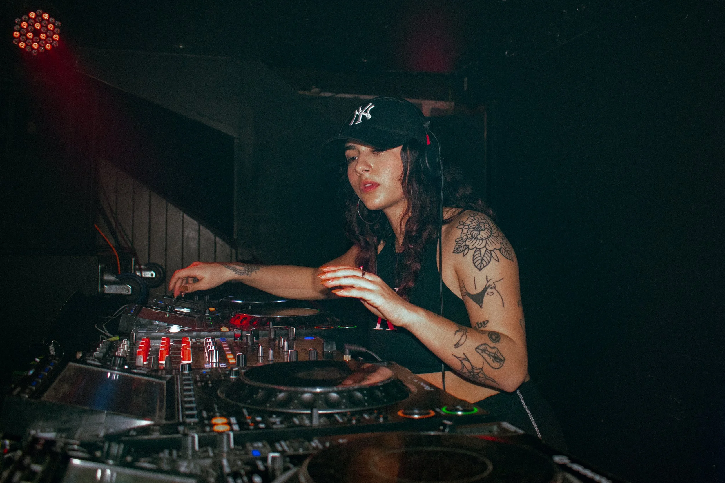 Volks, Brighton, photography, dj set, Norwich, Norfolk, crowd photos, jungle, dnb, digital photography, London, Felix Higham, uk