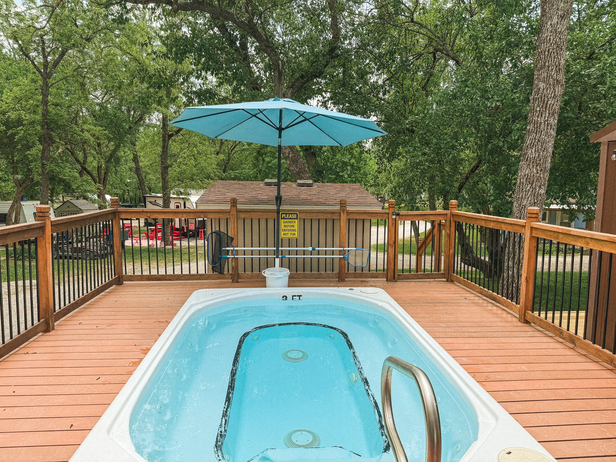 10-Person Hot Tub