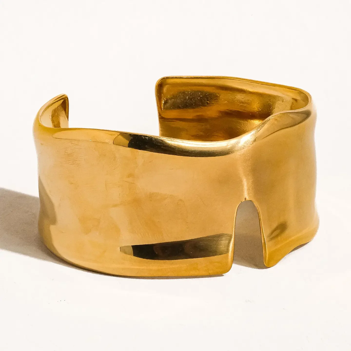 Clyde 18K Gold Non-Tarnish Abstract Bold Bangle 1.webp