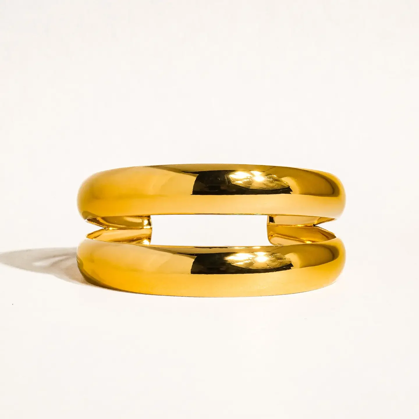 Ronan 18K Gold Non-Tarnish Layered Round Bangle 3.webp