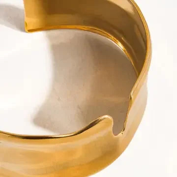 Clyde 18K Gold Non-Tarnish Abstract Bold Bangle 3.webp