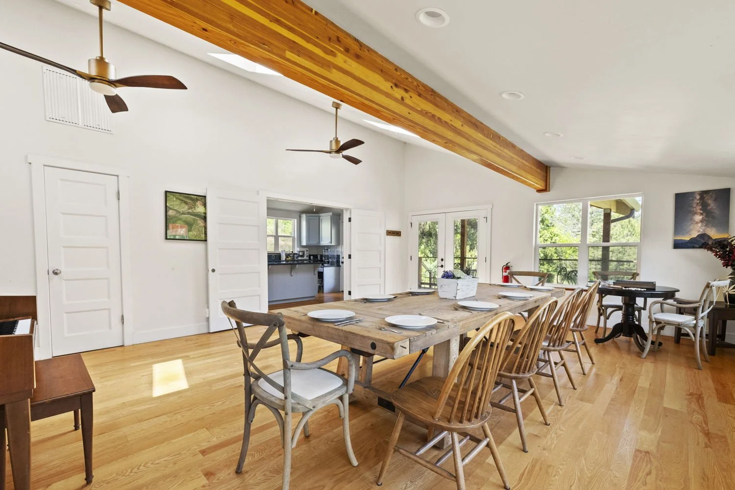 13-web-or-mls-8692 Bull Creek_013.jpg