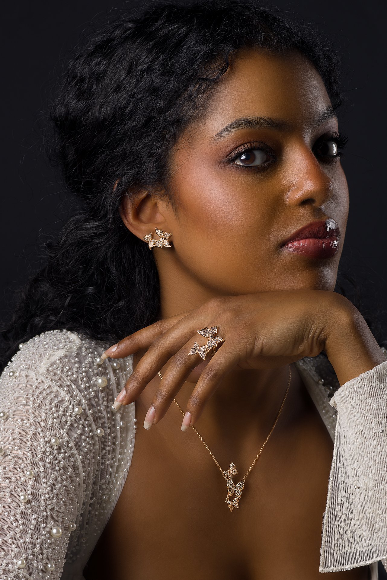 Model-3-jewelry-set.jpg
