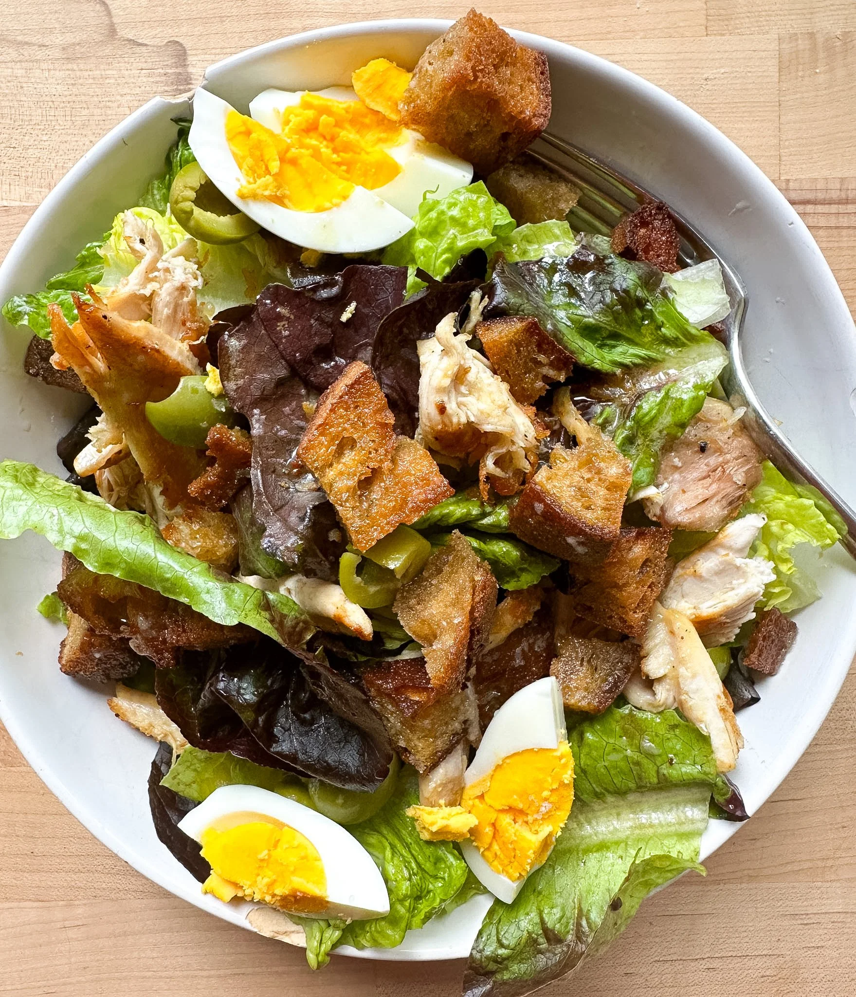 Salad with Brot Blume Croutons
