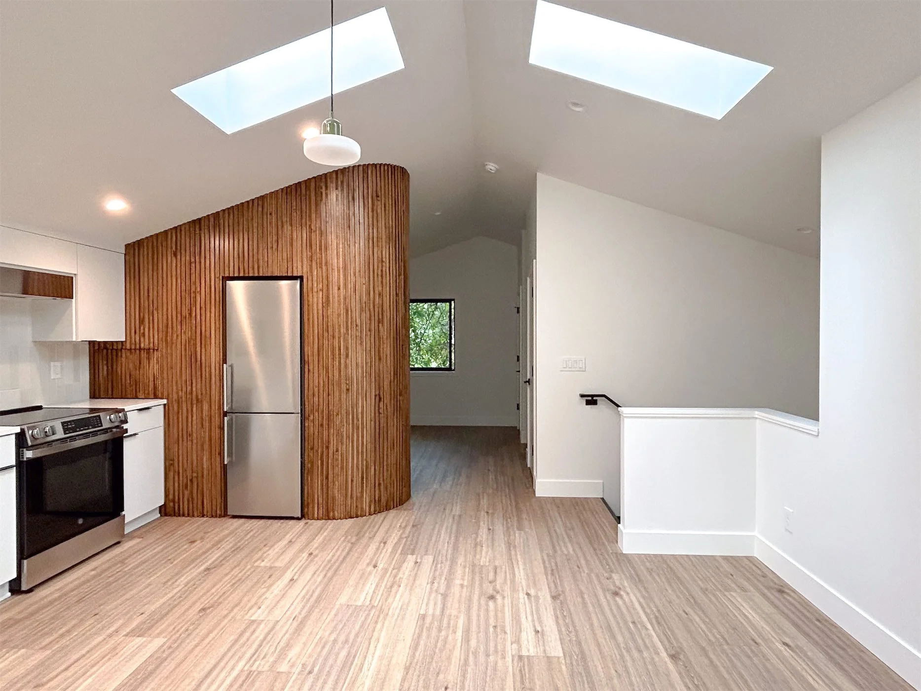 SE 47TH (interior) (1).jpg