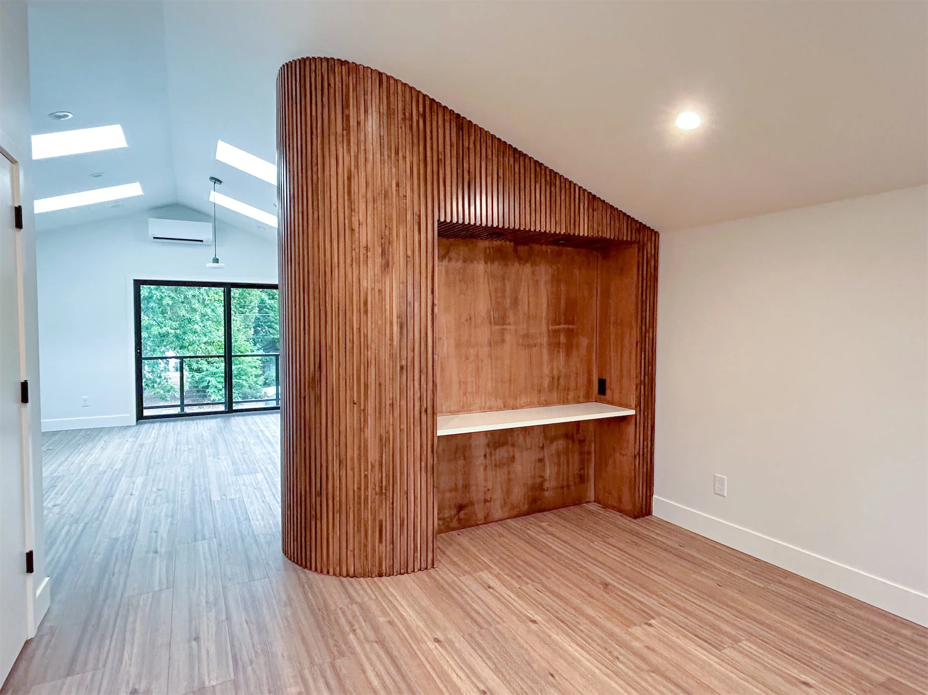 SE 47TH (interior) (4).jpg