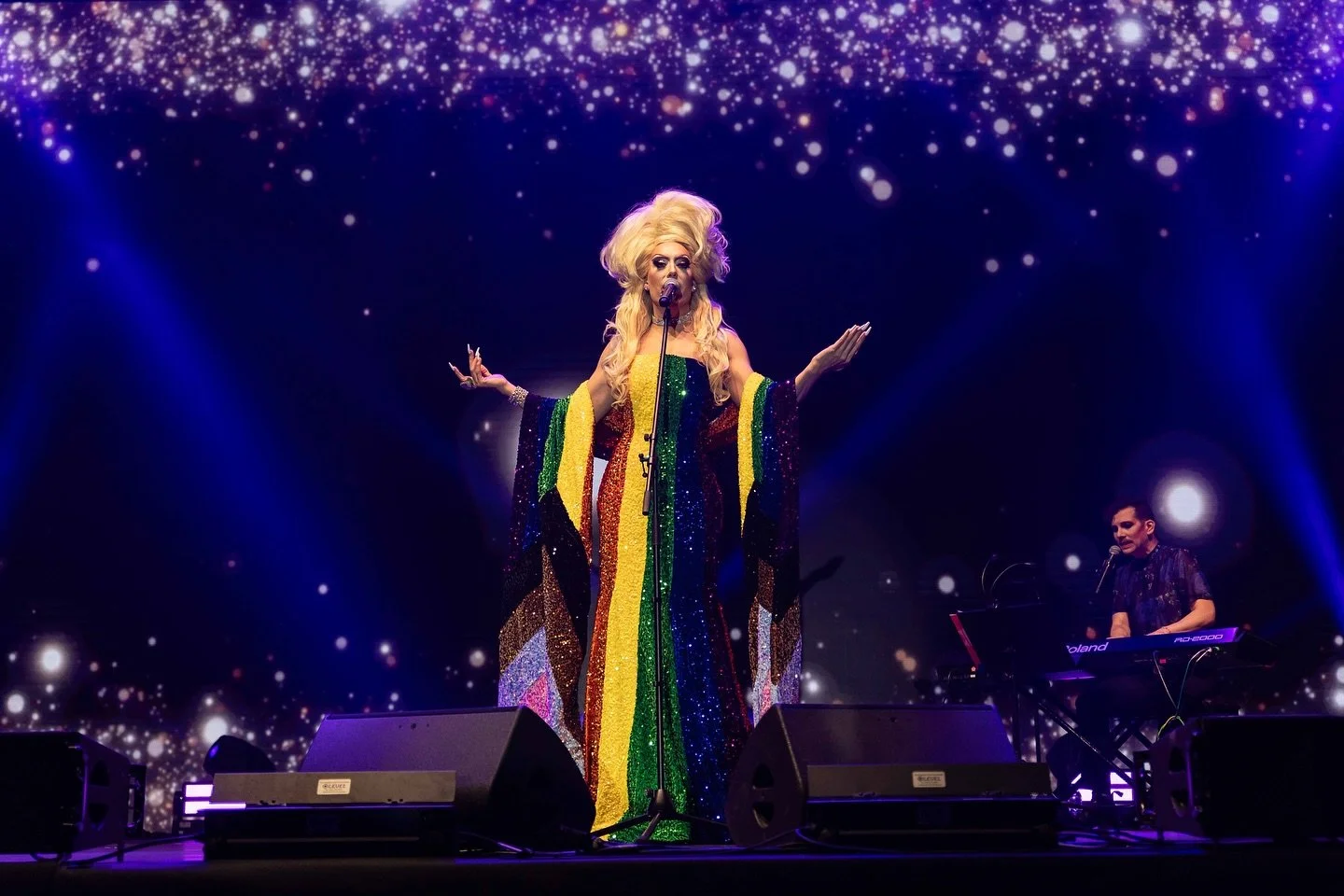 🌈 @theonlyalaska5000 takes Poland: First Time, Full Pride! @malta.festival 

📸 Bartosz Klimczak // Witek Szydłowski // Malta Festival

#AlaskaThunderfuck #MaltaFestival #PoznanPride