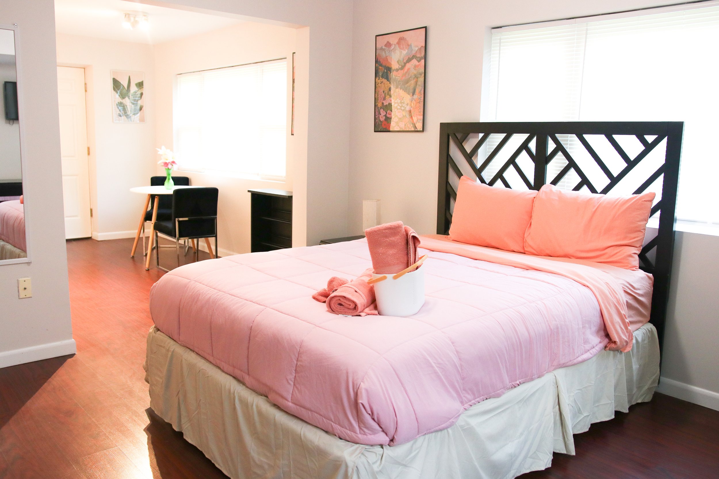 Bedroom with Private Entrance, Private Bathroom, and Mini Rest Area. Ideal for Couples.