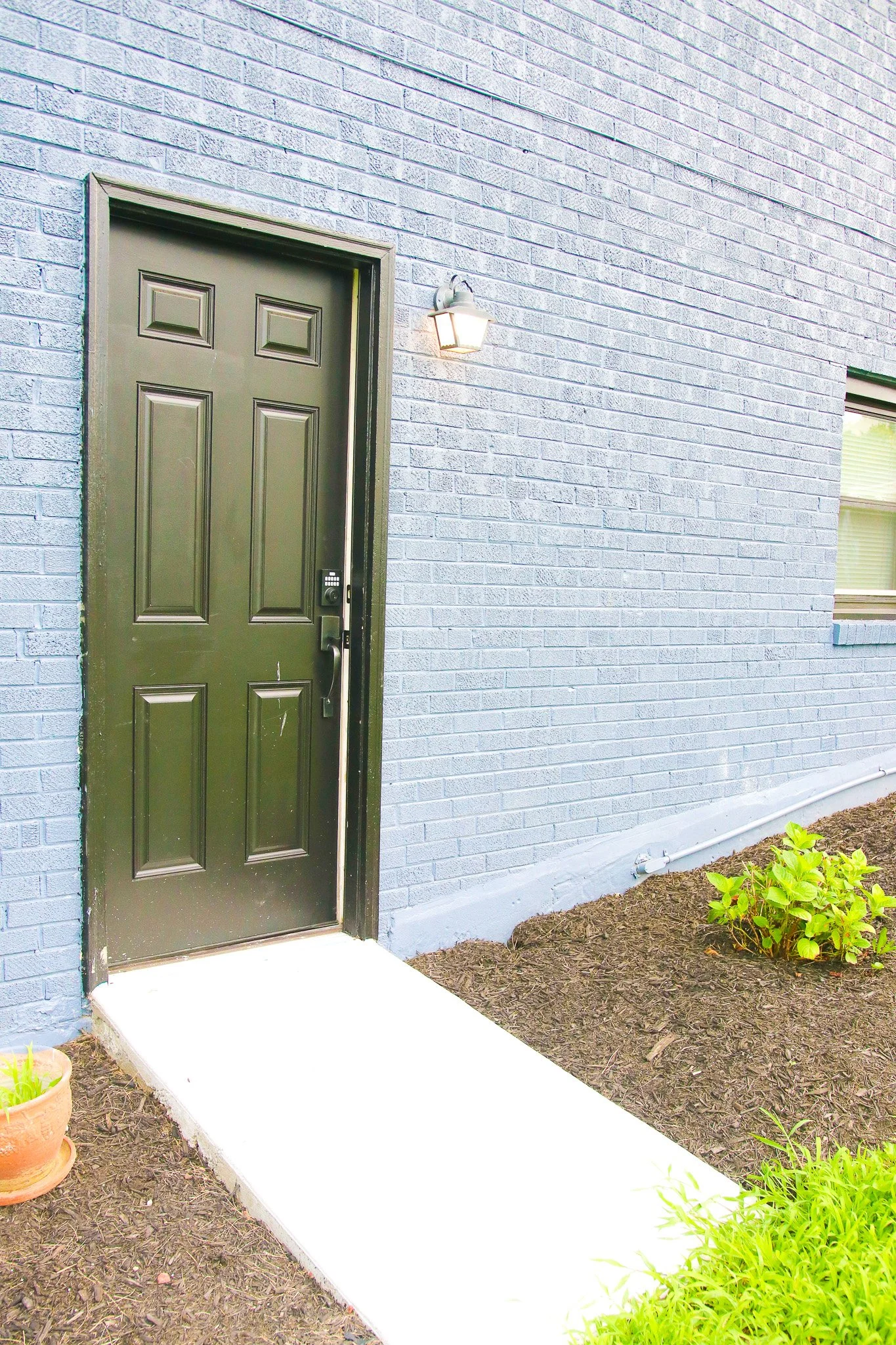 The Pearl's Private Entrance