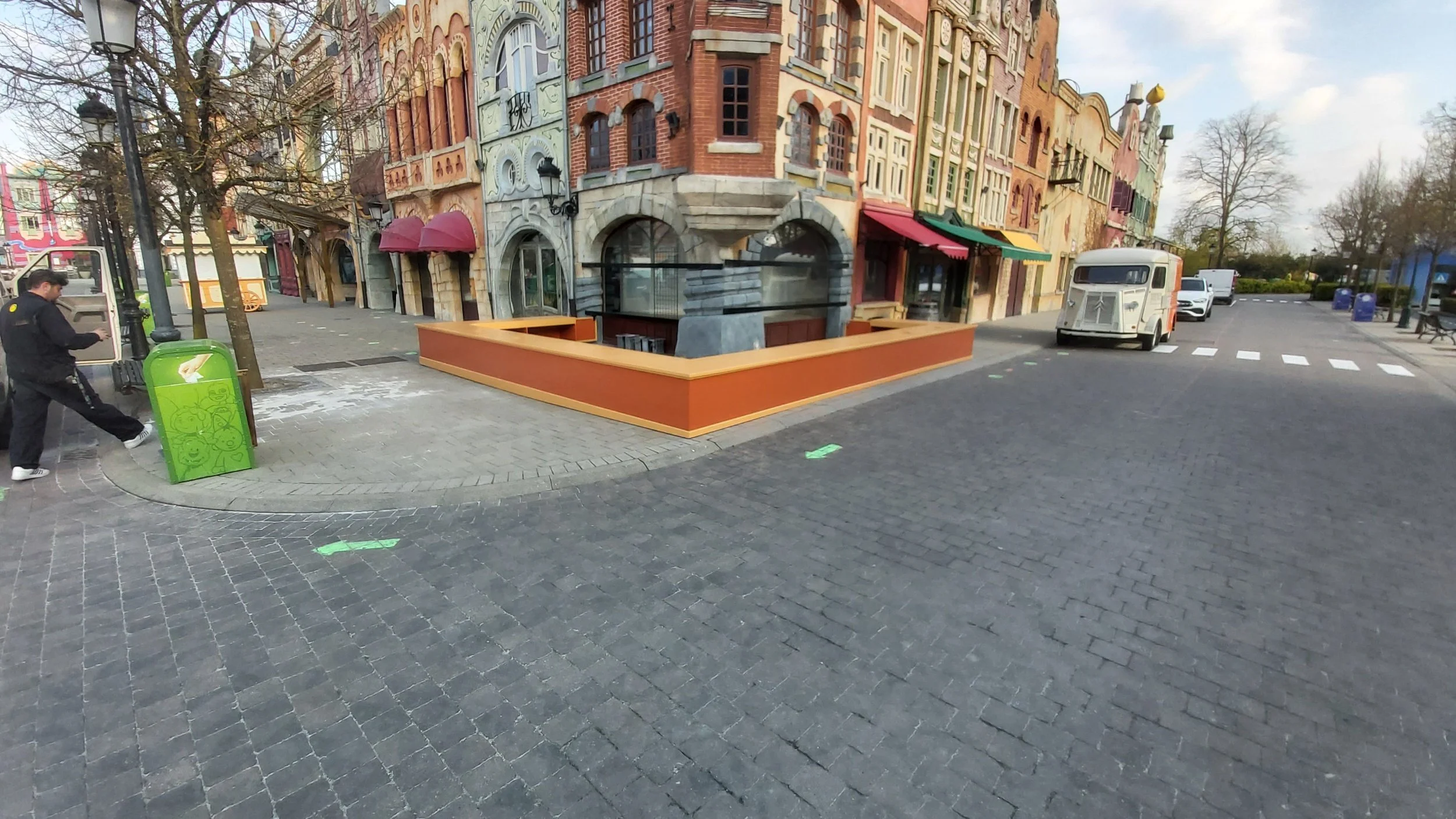 Buitenmeubel voor Plopsaland 