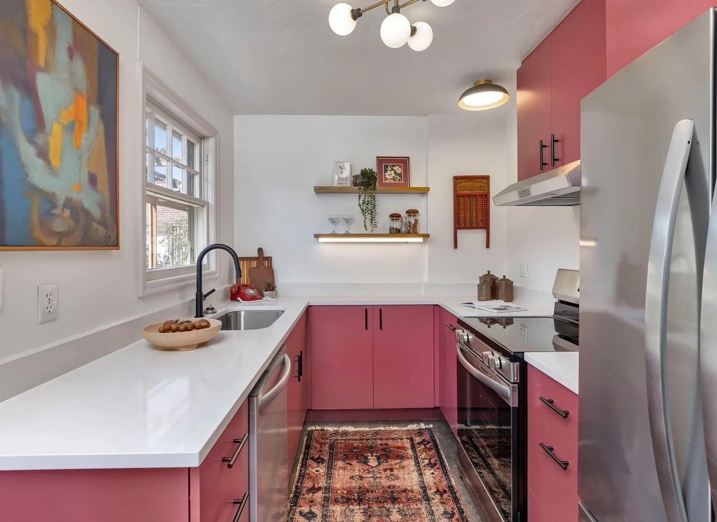 I love when homeowners lean into their personal style and make a bold choice ✨ Those pinky red cabinets are incredibly cute and fun! 

$539,900

📍 Overlook
🏡 3 Beds | 1 Bath
📐 1,988 Sqft

Listed by Brooke Budy of Realty Works Group

#portlandhomes