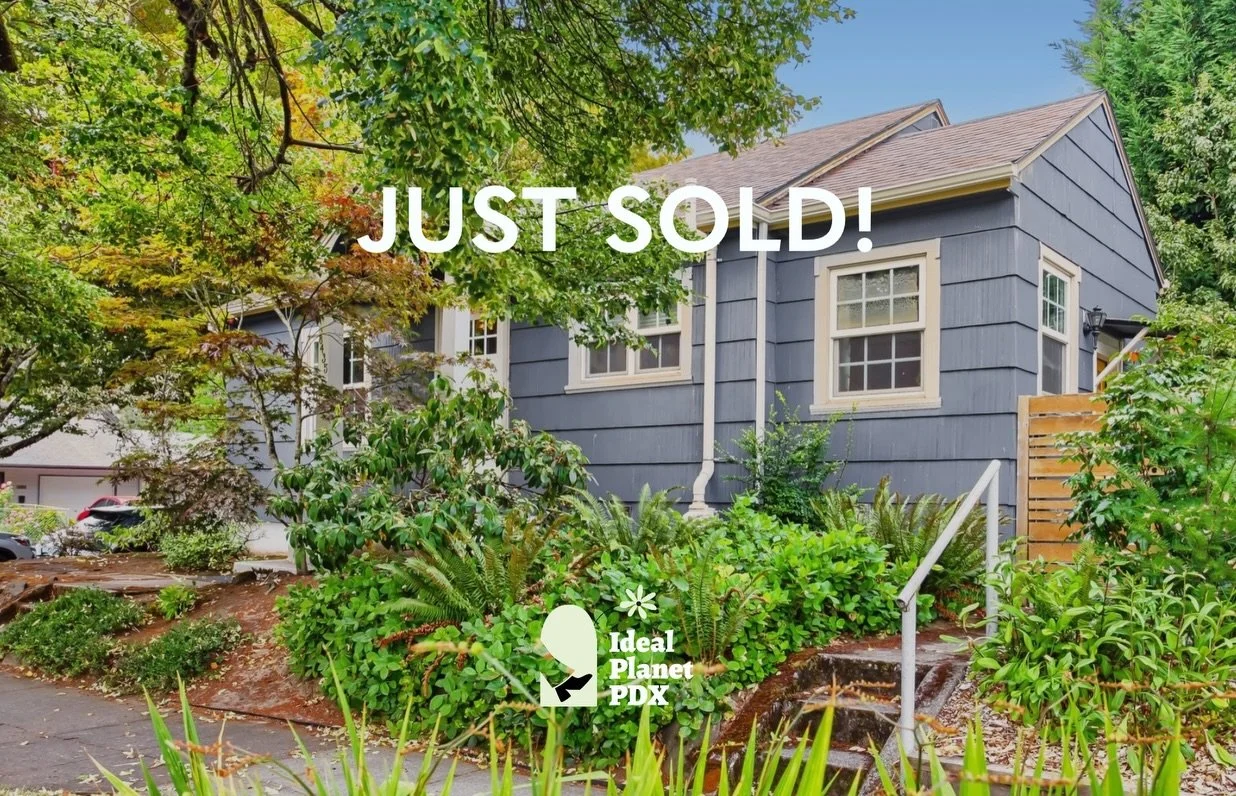 Congratulations to my clients for closing on this perfect Sellwood bungalow this week ✨ I had been working with this returning client of mine for about a year as he planned to sell his current home and buy a new one. With careful planning and a littl