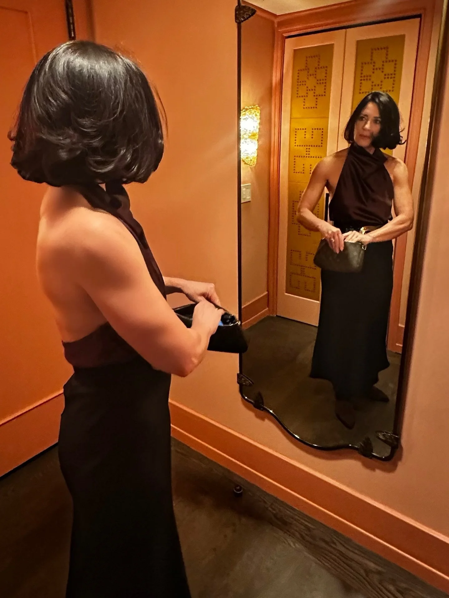 things i love about @thefifthavenuehotel other than my triceps in this lighting. 

the location.
the design. 
the staff. 

scroll to see what else tops my list.