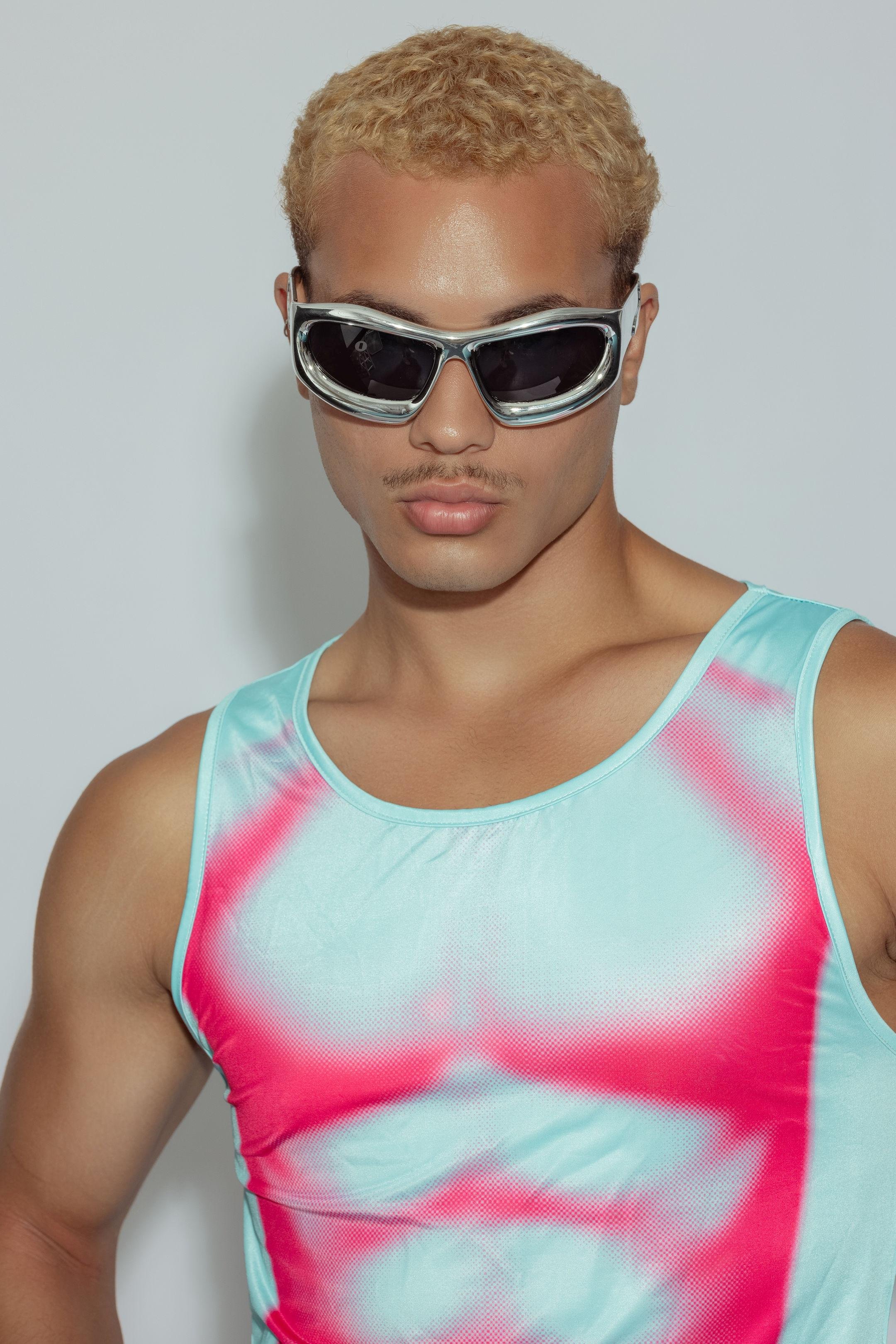 Photographer: Bob Oei-Clark
Hair & Grooming: Mark White