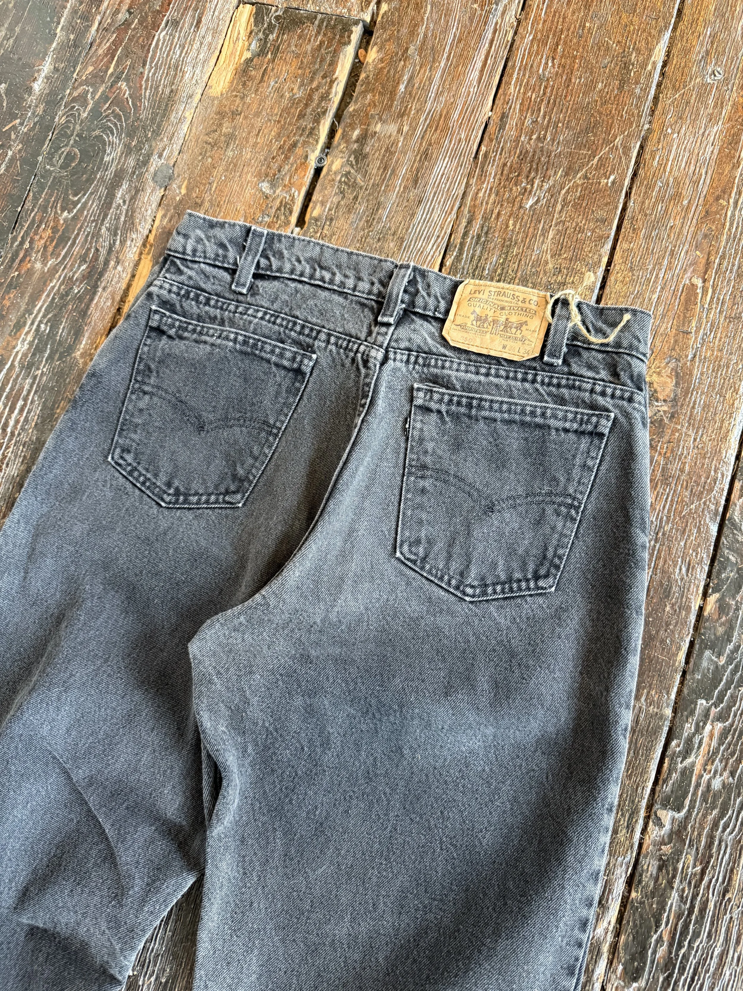 Vintage Levi's 550 Made in USA (32)