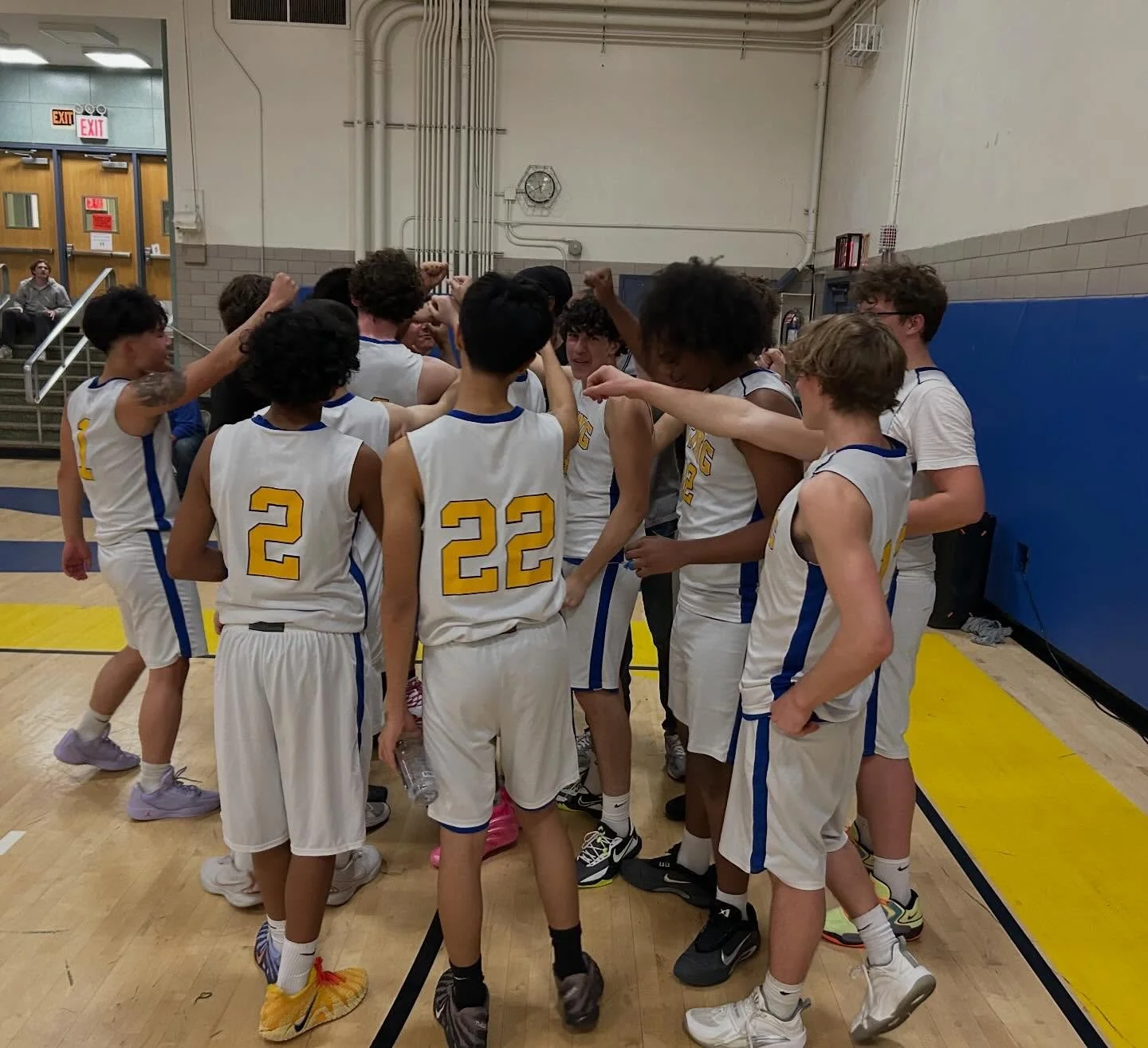 And a W for Sting!!!!! 🏀 🐝