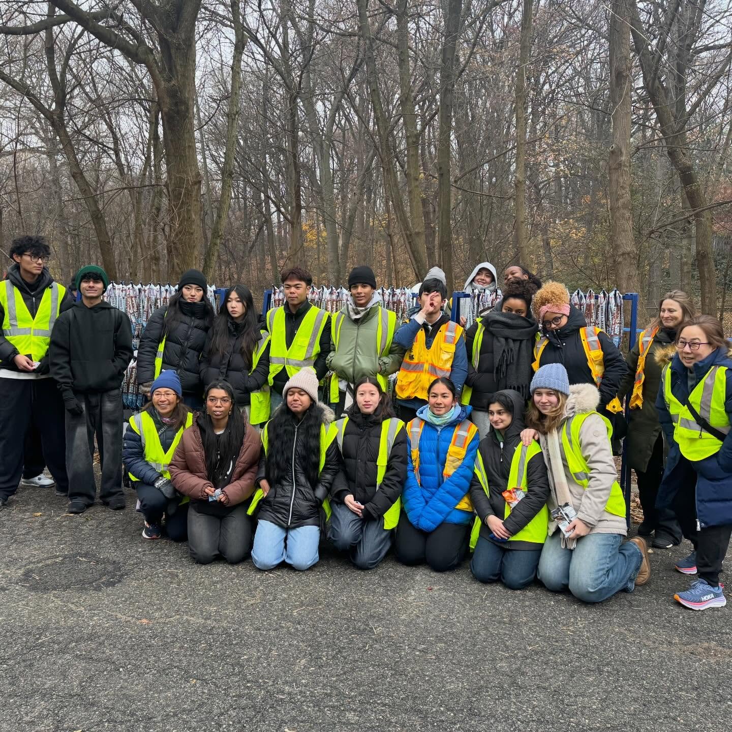 BSGE volunteers and some runners at the NYCRUNS Cocoa Classic 5K in Prospect Park! Great job, Sting! 🐝 ❄️

BSGE gets a financial reward for each volunteer over the age of 16, this fundraiser supports our awards banquet for all teams in the spring. T