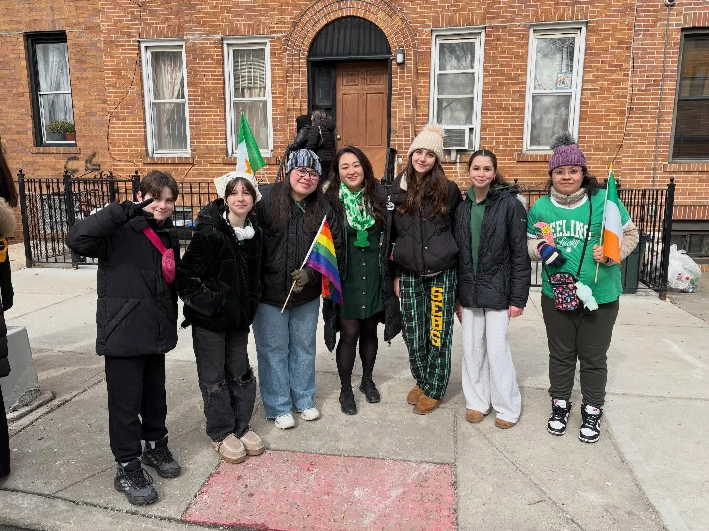 BSGE community showed up to march in the St Pats for All parade today alongside CM Julie Won. A chilly but sunny day, everyone had a great time! What a fun celebration of inclusivity and Irish heritage and culture. Great job, Sting! 🐝 ☘️ Go hiontach