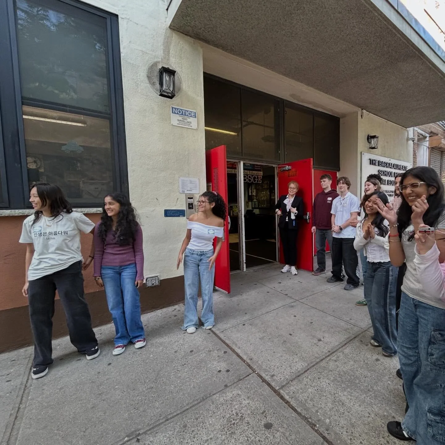 BSGE is excited to once again host an in-person learning exchange with SNFL High School in Seongnam, South Korea.

Students and staff enjoyed a warm welcome this morning followed by a general assembly organized by our students with support from BSGE 