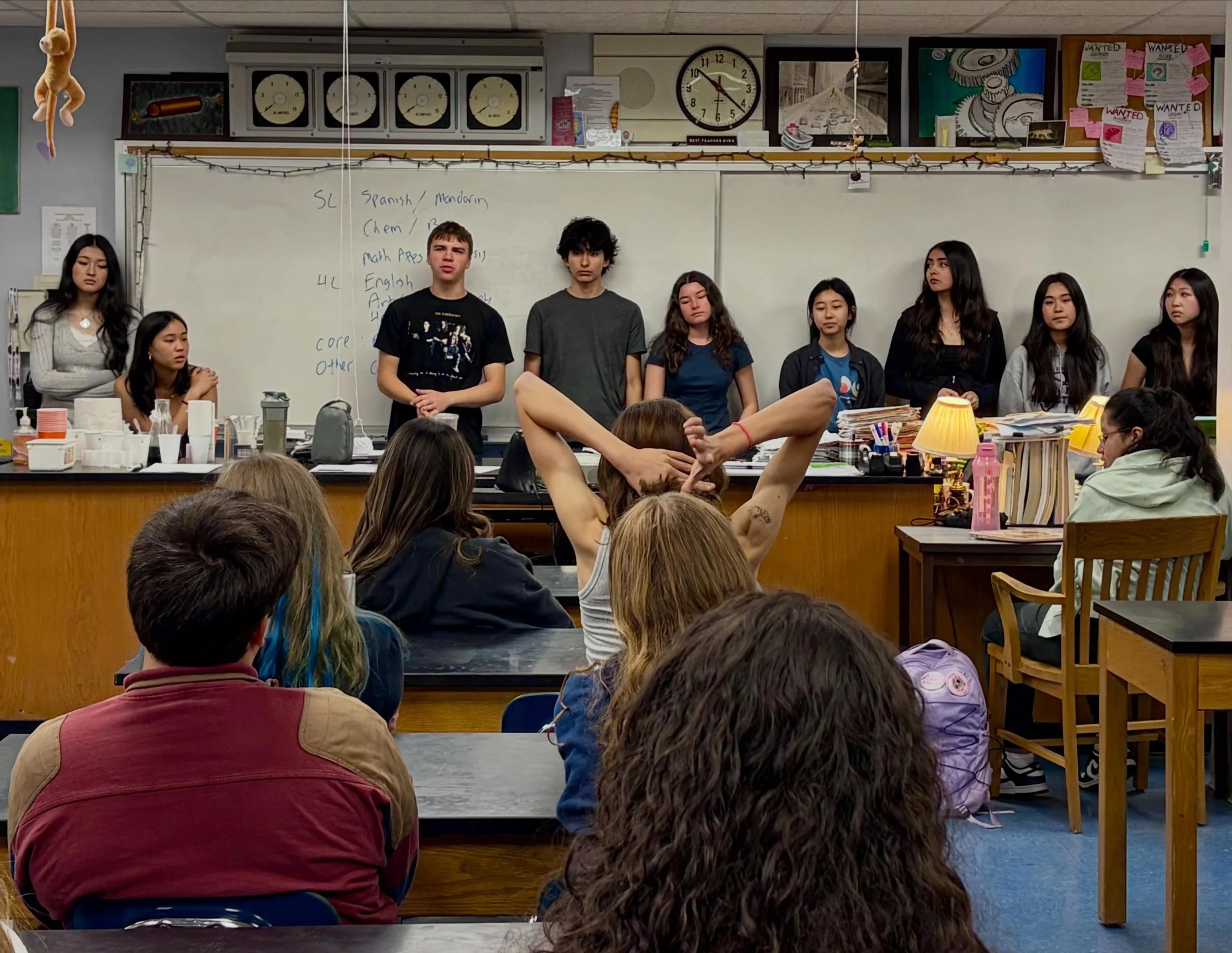 Mr. Rabs and Ms. Meisler welcomed the seniors into their ToK class last week. The 12th graders talked to our 11th graders about their IB journey and answered their questions. Thanks seniors!
