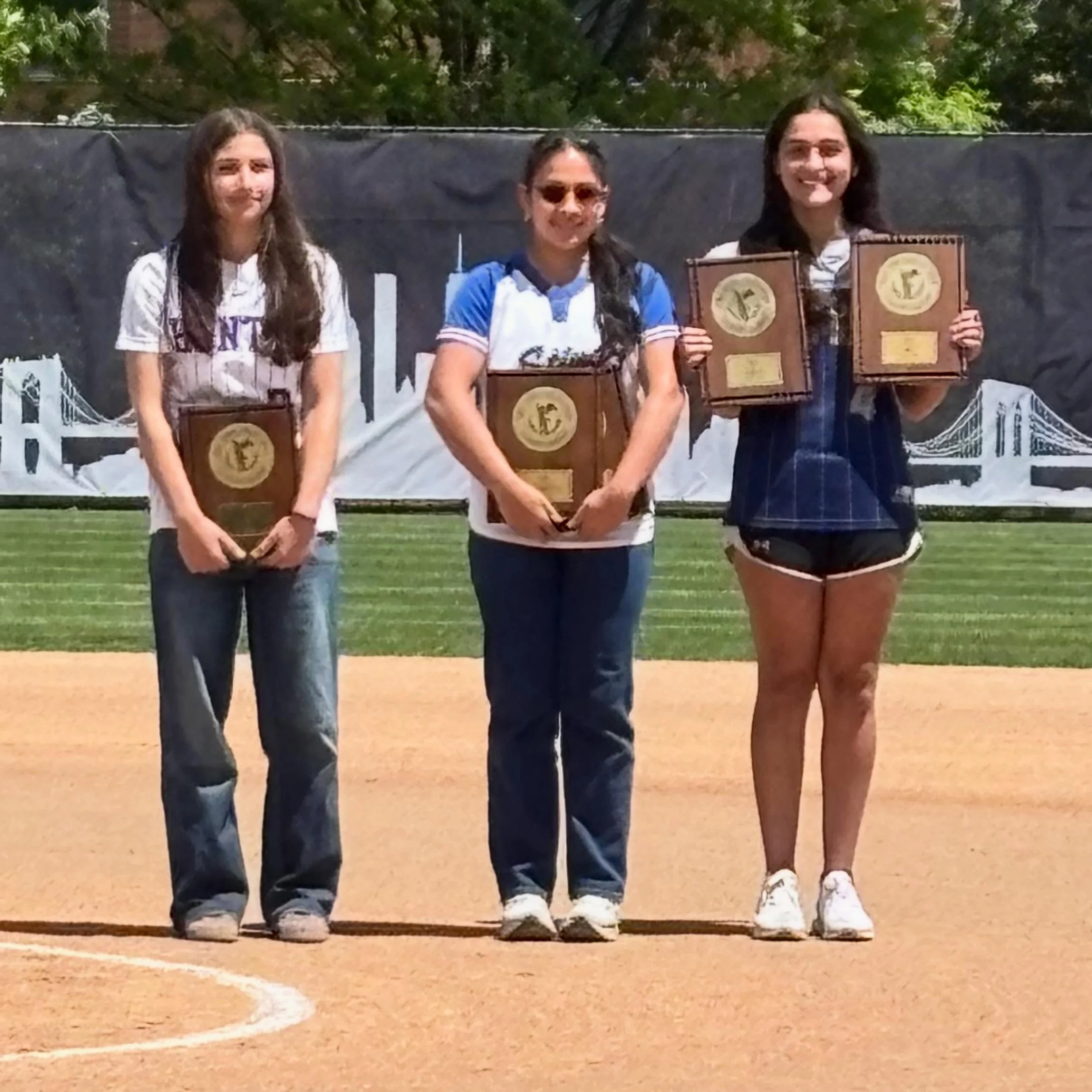 Congrats to our own citywide leader in multiple categories, Calla! Thanks to her amazing teammates who helped pose with all her awards.

So proud of our softball 🥎 team and coaches, with an amazing season and great spirit, you all played well and le