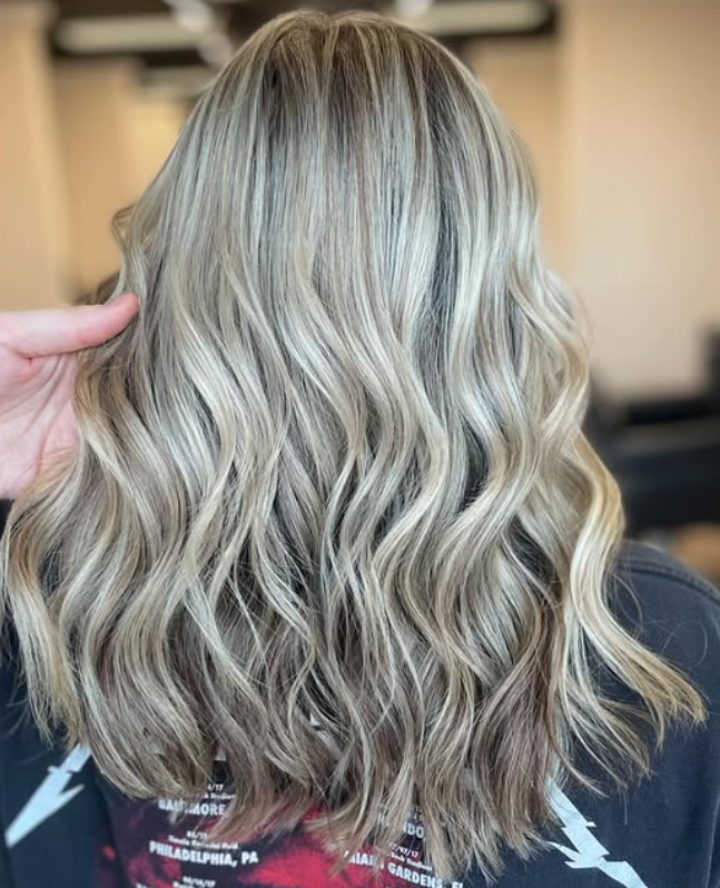 Insta blonde hair.png