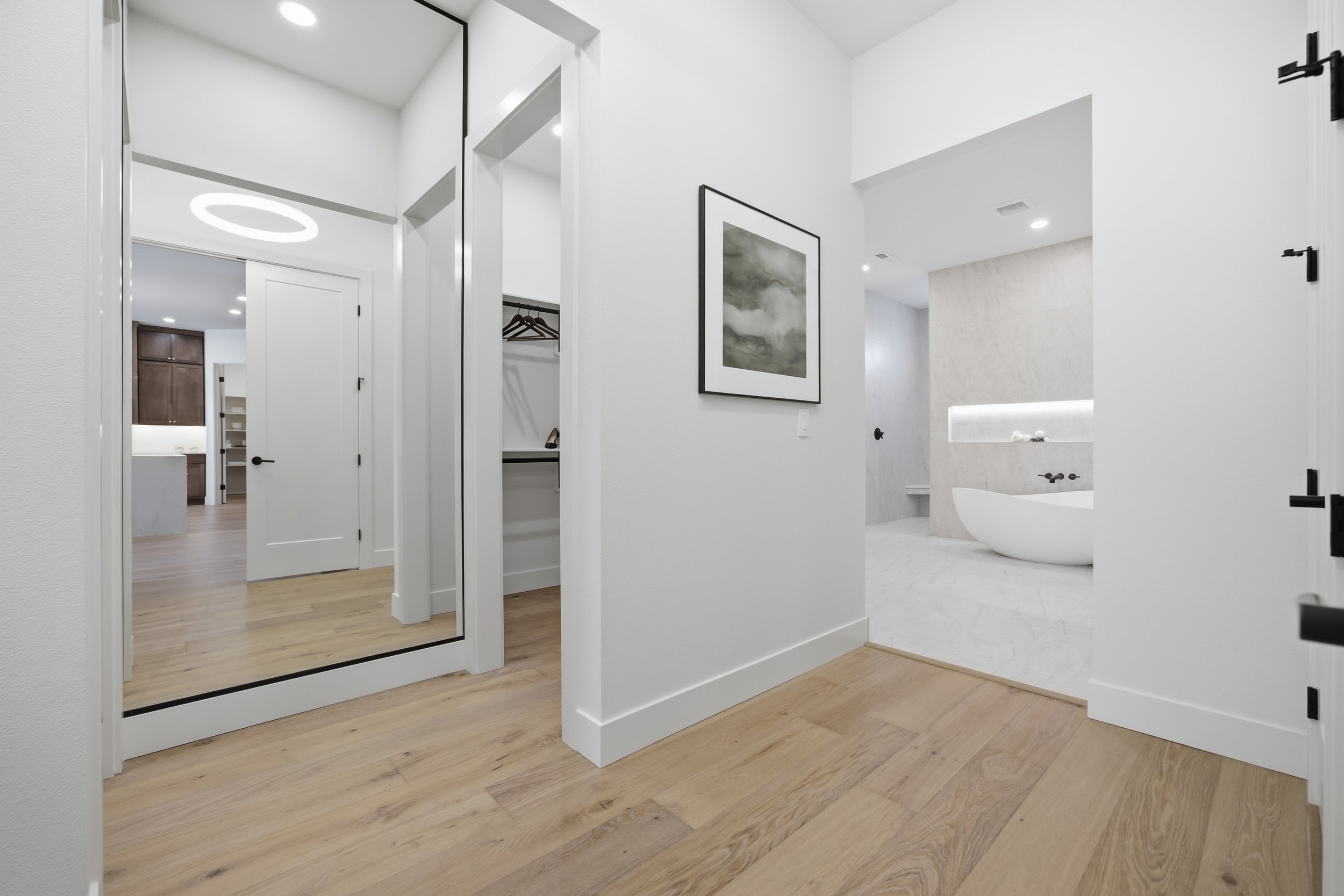 Primary Foyer-Bath.jpg