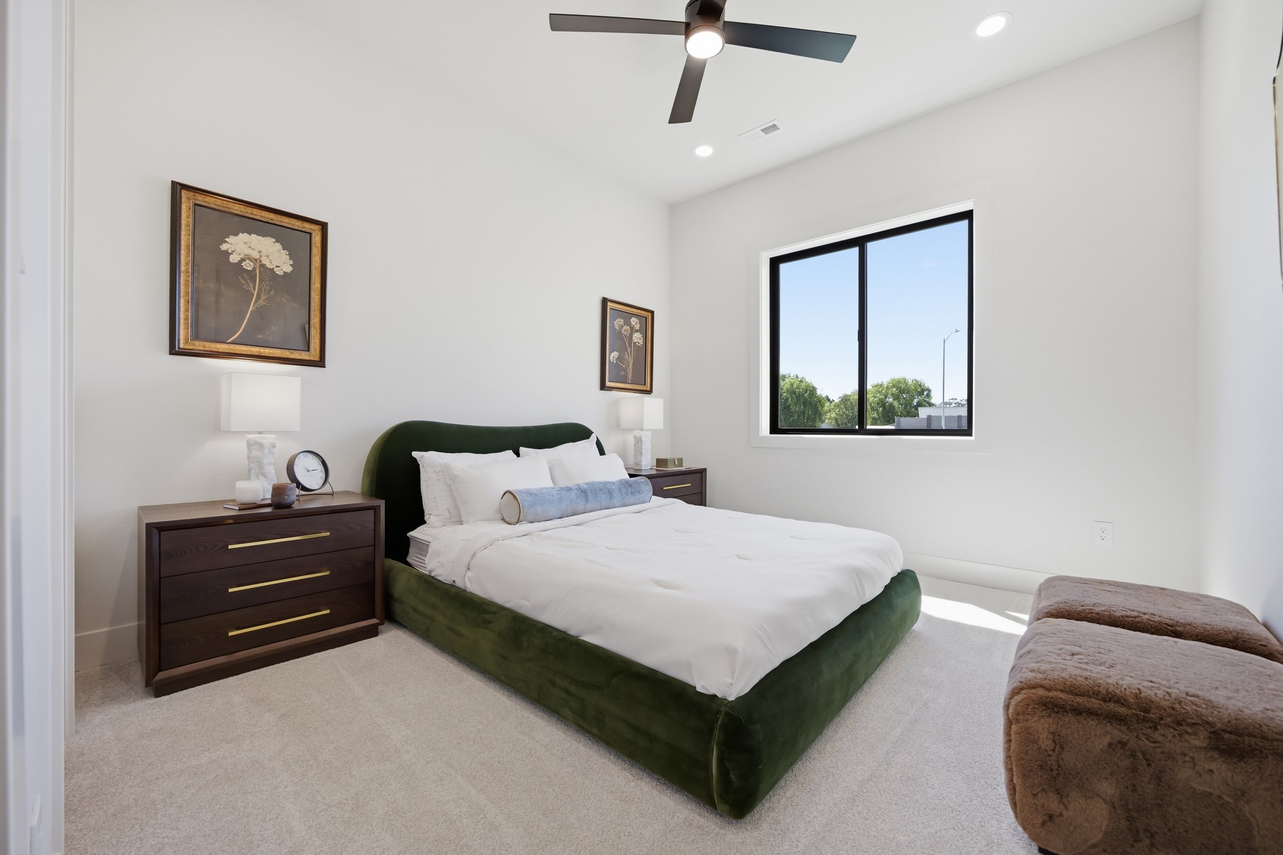 Bed 2.jpg