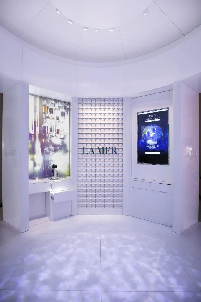 ”Million-Dollar-Wall”-stacked-high-with-Creme-de-la-Mer-jars-jpg-683x1024.jpg