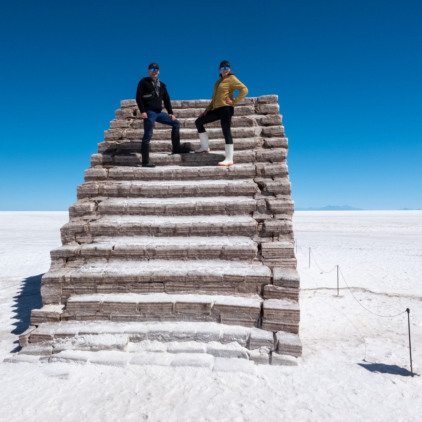 Af hverju B&oacute;liv&iacute;a? 🇧🇴

&Iacute; fyrra vor vorum vi&eth; &aacute; fer&eth; um Su&eth;ur Amer&iacute;ku.
Fer&eth;in okkar enda&eth;i &iacute; La Paz, B&oacute;liv&iacute;u og vi&eth; &aacute;kv&aacute;&eth;um a&eth; n&yacute;ta t&aelig;