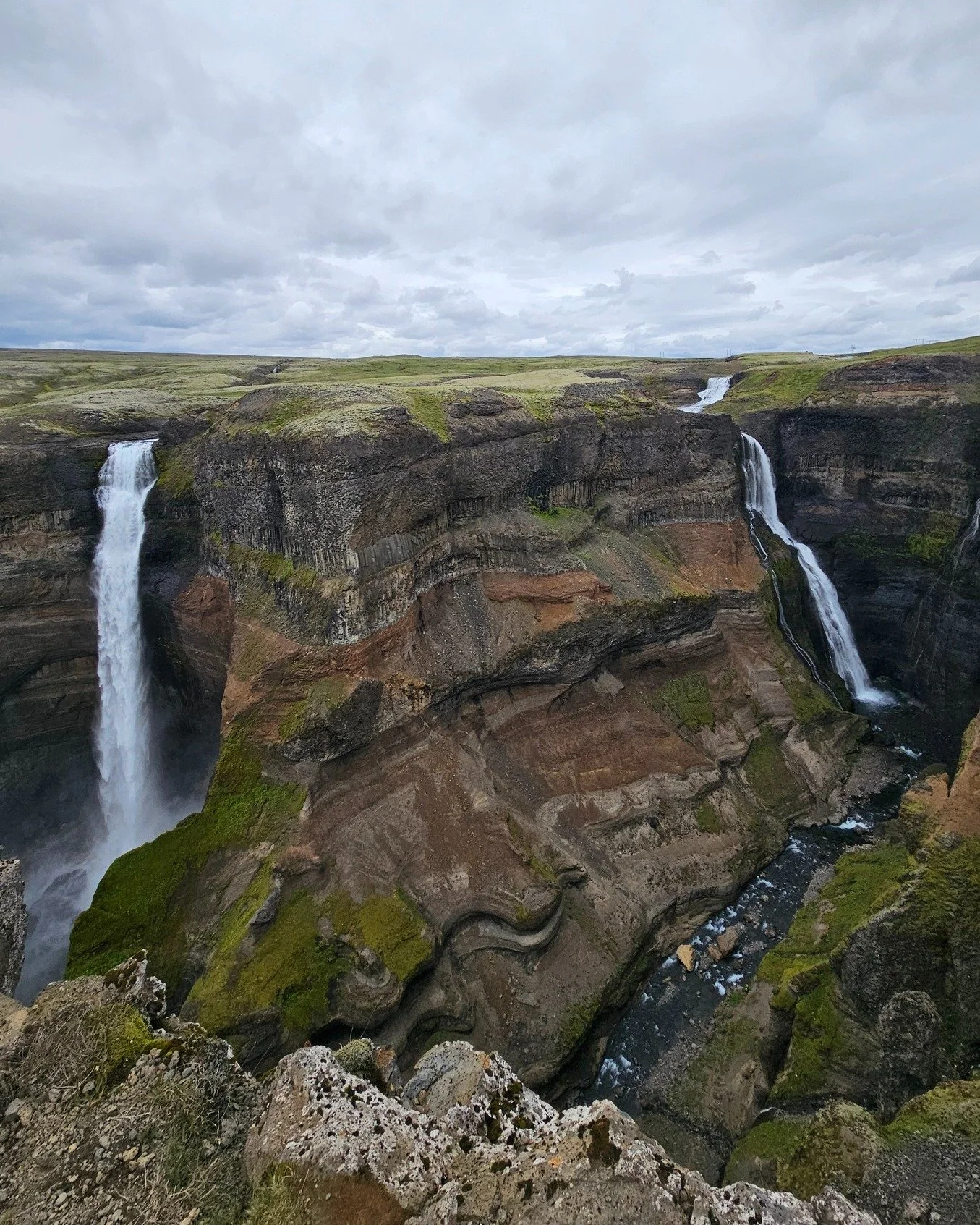 H&aacute;ifoss &amp; Granni - two of Iceland&rsquo;s most breathtaking hidden gems featured in Stranger Things. Want to go there?
We&rsquo;re ready to take you on an adventure, whether it&rsquo;s a scenic sightseeing trip or a more serious hike 🥾🌿
